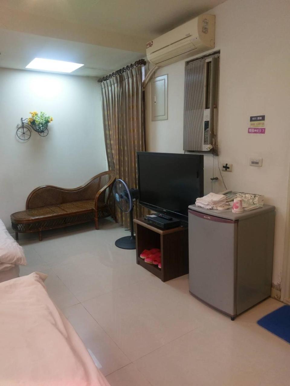 Hua Bin Hotel Yilan Exterior foto
